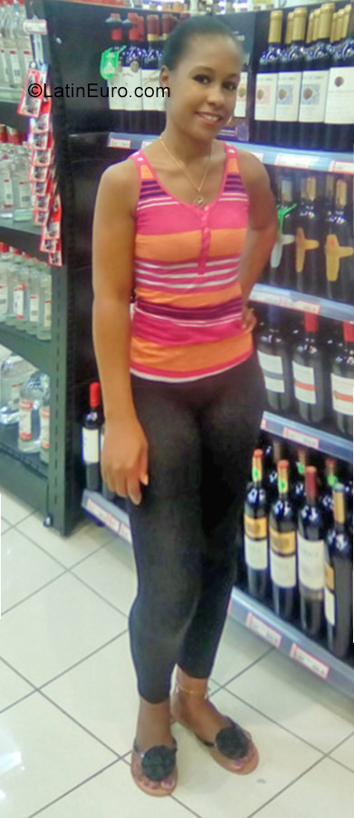 Date this nice looking Dominican Republic girl Carmen from Puerto Plata DO31206