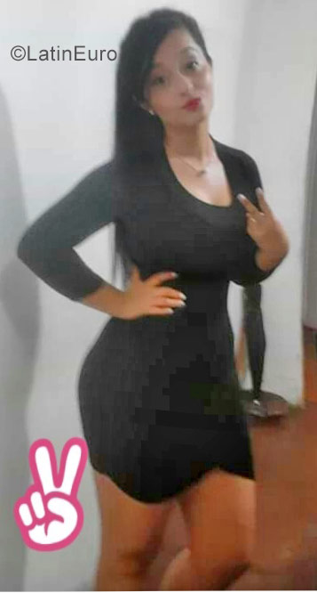Date this hard body Colombia girl Vanessa from Ibaque CO23256