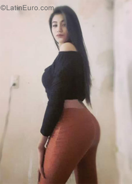 Date this voluptuous Mexico girl Lizeth Arely from Monterrey MX1551