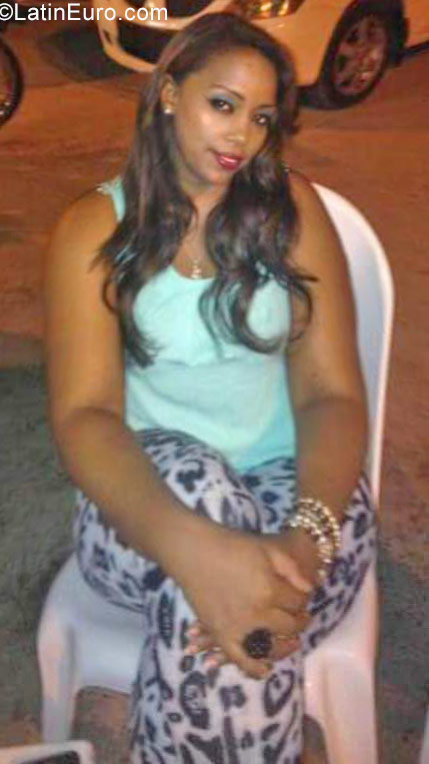 Date this attractive Dominican Republic girl Gionica cecil from Santo Domingo DO31460