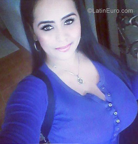 Date this stunning Venezuela girl Andrea from Valencia VE1318