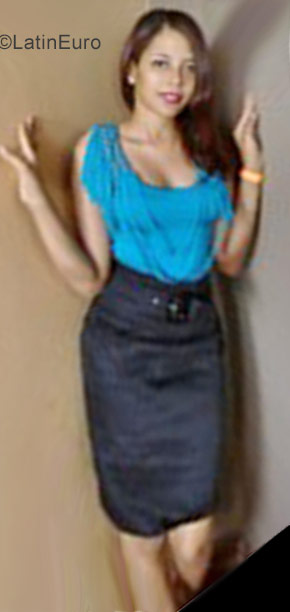 Date this good-looking Dominican Republic girl Sarah from Santo Domingo DO31485