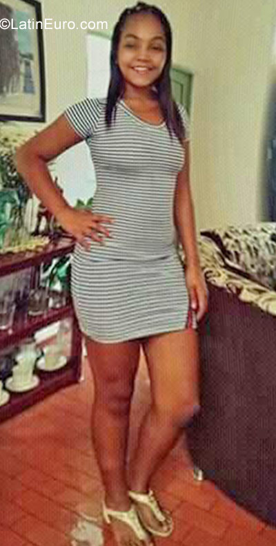 Date this georgeous Colombia girl Laura from Cali CO23303