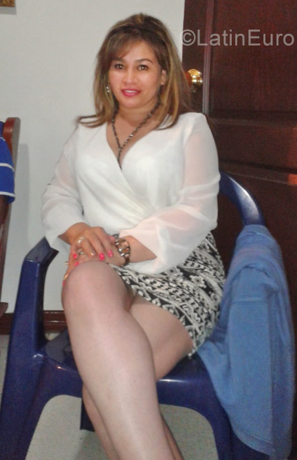 Date this attractive Colombia girl Judith from Bogota CO23327