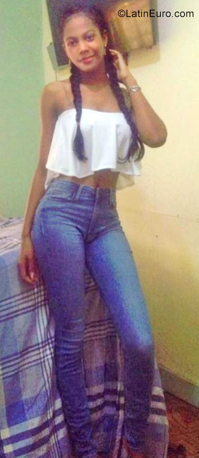 Date this georgeous Dominican Republic girl MARIANA from Santo Domingo DO31563
