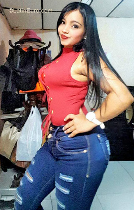 Date this funny Colombia girl Stef from Barranquilla CO23336