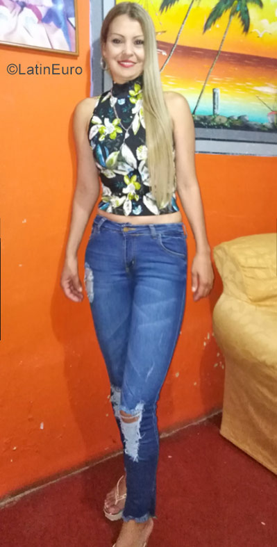 Date this fun Colombia girl Viviana from Ibaque CO23356