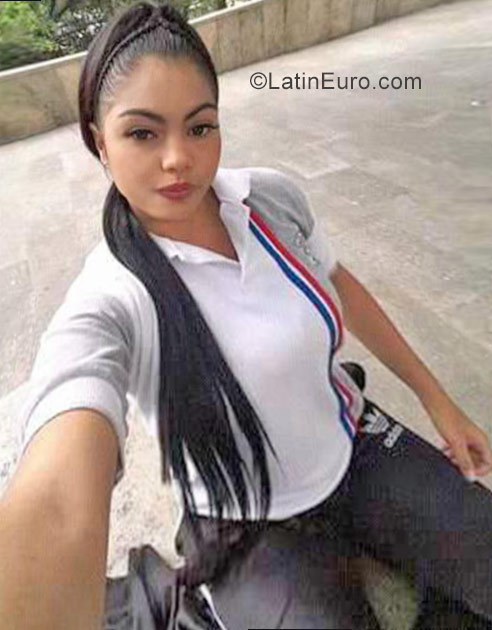 Date this lovely Colombia girl Maria from Medellin CO23357