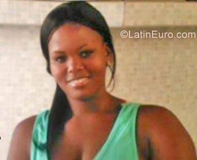 Date this pretty Cuba girl Lisi from Guantanamo CU248