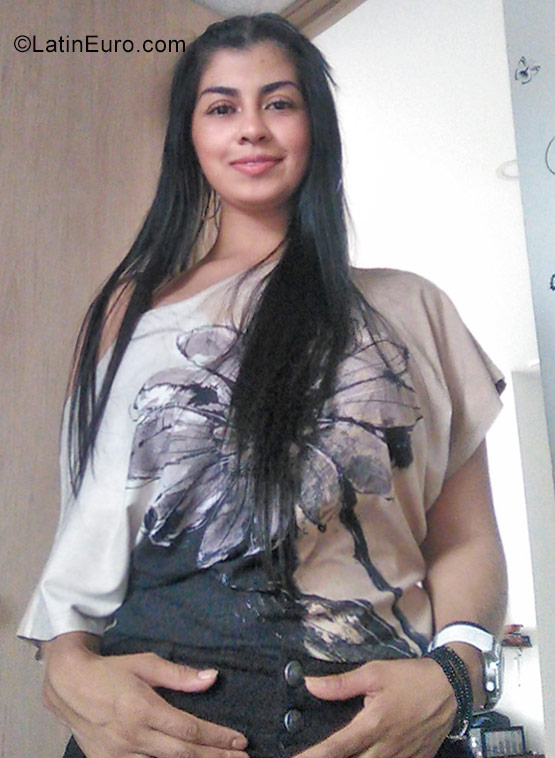 Date this sensual Colombia girl Monica from Medellin CO23449