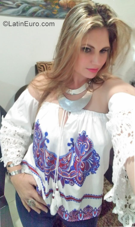 Date this lovely Colombia girl Milena from Manizales CO23514