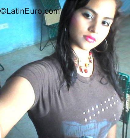 Date this young Venezuela girl Caterin from Barinas VE1410