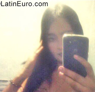 Date this sensual Colombia girl Mariana from Medellin CO23537
