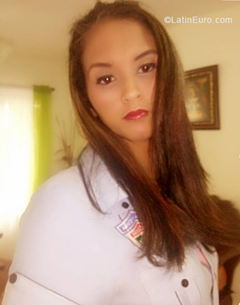 Date this beautiful United States girl Mariel from Miami US19416