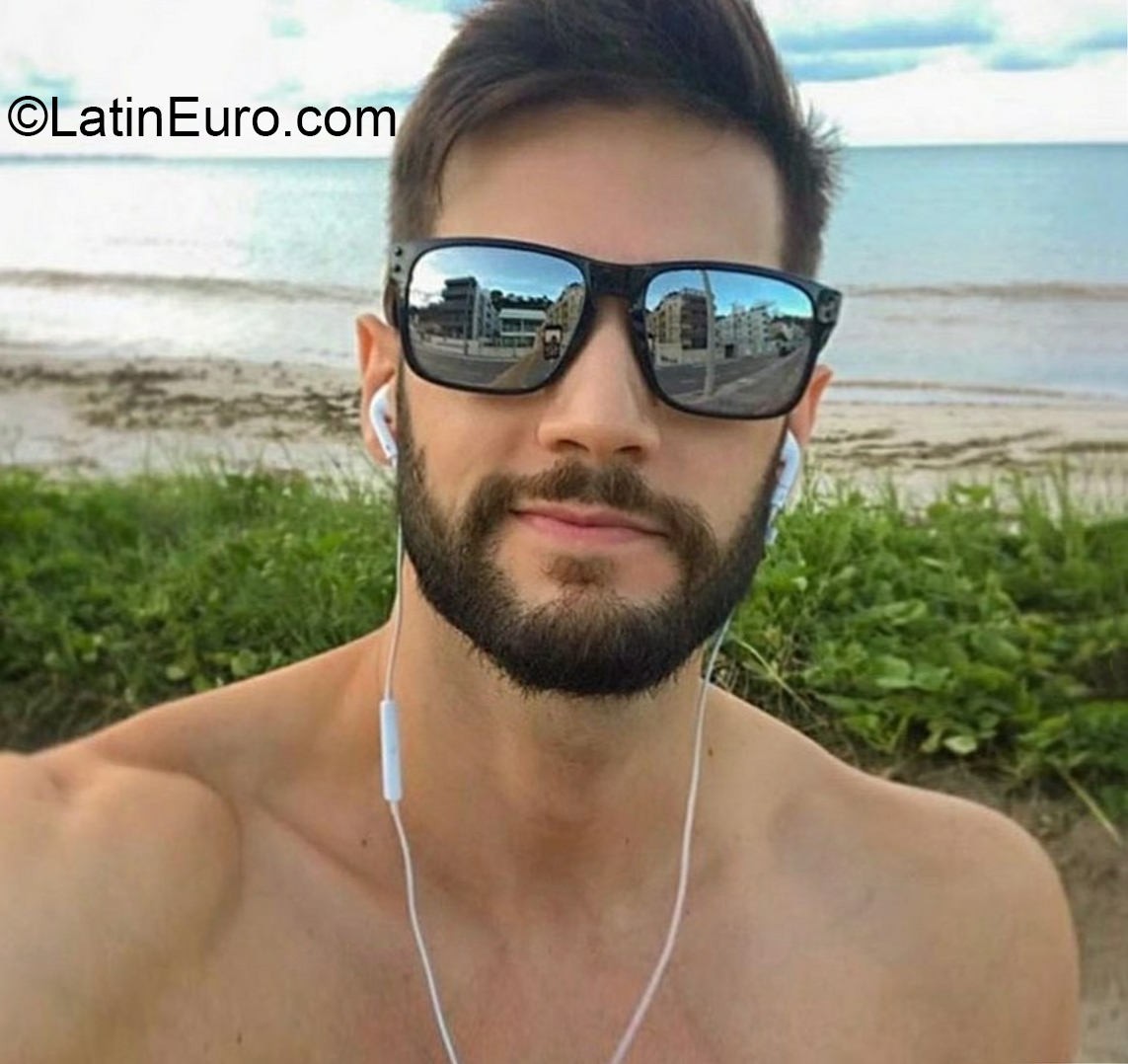 Date this lovely Brazil man Murillo from Campinas BR11037