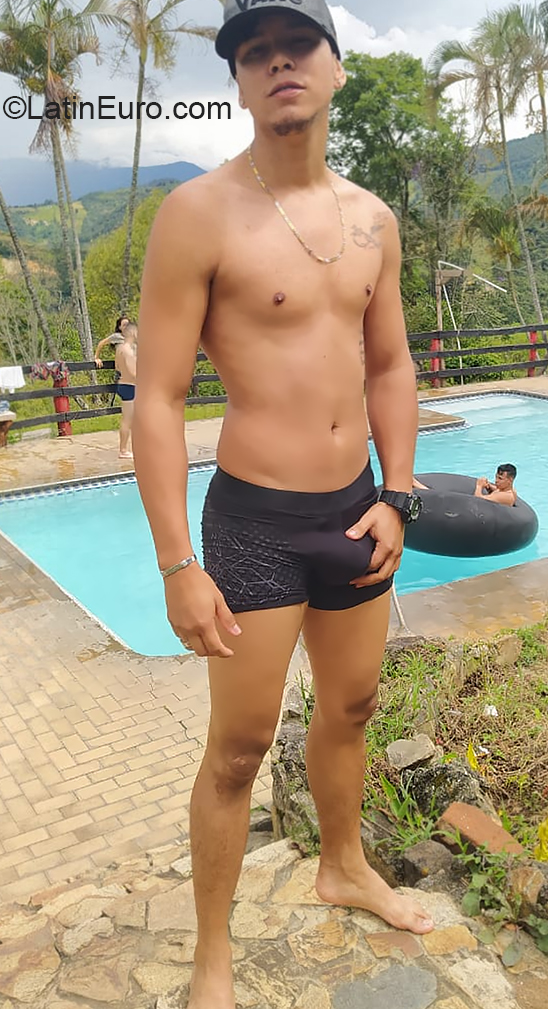 Date this georgeous Colombia man Giorge from Medellin CO27608