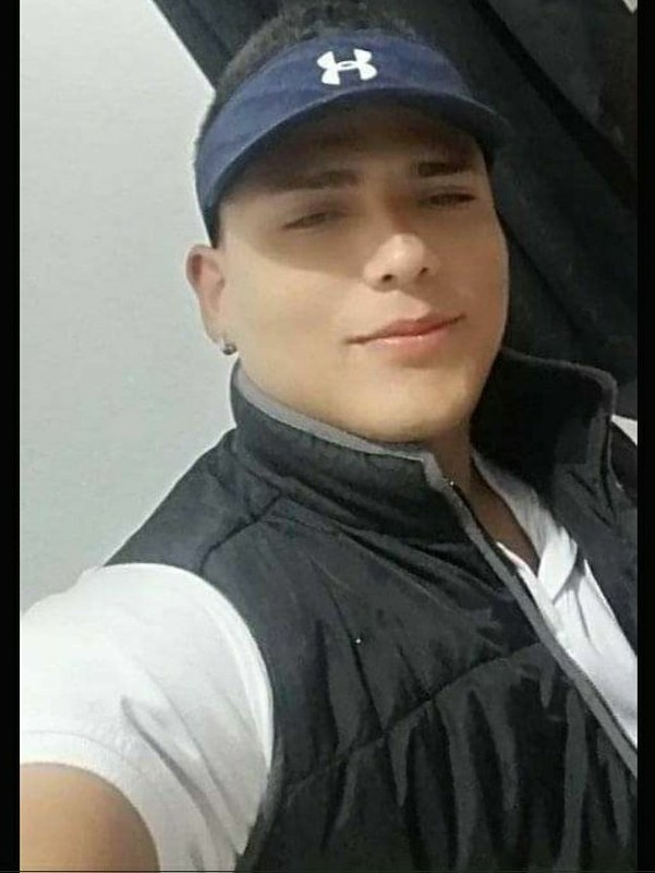 Date this happy Colombia man Carlos andres from Medellin CO27777