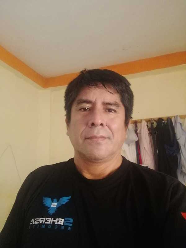 Date this happy Peru man Oswaldo from Trujillo PE1800