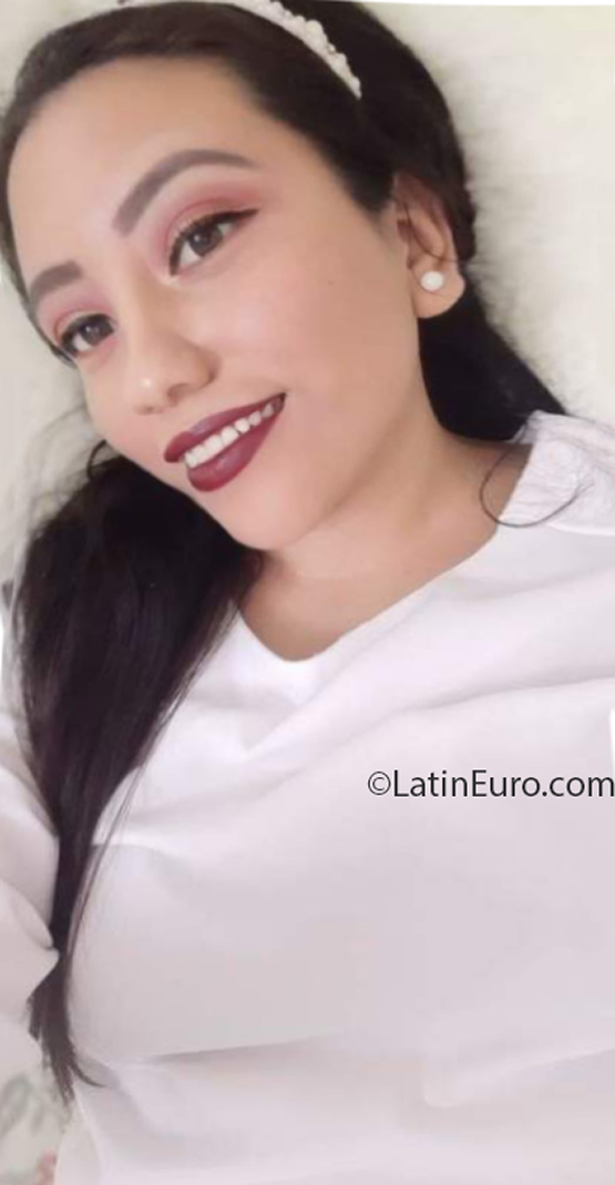 Date this georgeous Mexico girl Maggye from Merida MX2368