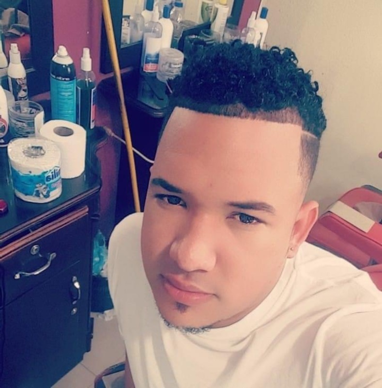 Date this athletic Dominican Republic man Reymond from Mao DO40508