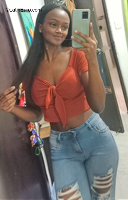 Date this exotic Colombia girl Catalina from Cali CO31924