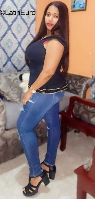 Date this voluptuous Dominican Republic girl Maria from San Cristobal DO40997