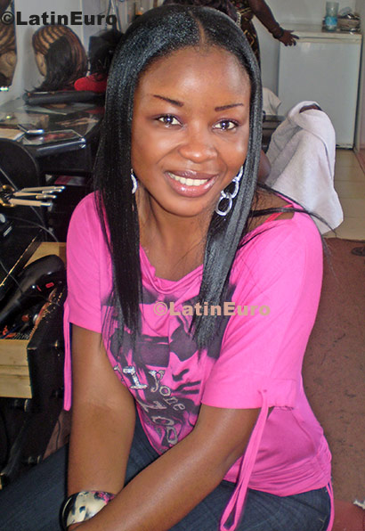 Date this athletic Any Country girl Ramatou- from  A9479