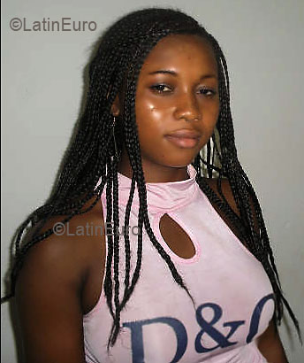 Date this gorgeous Cameroon girl Chanceline from Yaounde A9603