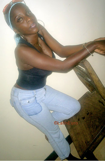 Date this voluptuous Ivory Coast girl Jacqueline from Abidjan A9734