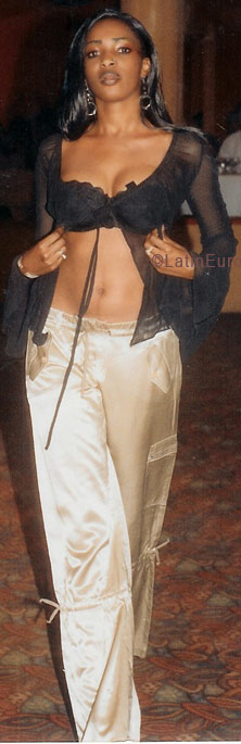 Date this stunning Faso girl Safoura from Ouagadougou A9739