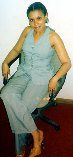 Date this foxy Cameroon girl Vanessa from Yaounde A9973