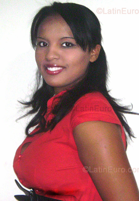 Date this stunning Brazil girl Leticia from Santos B-137