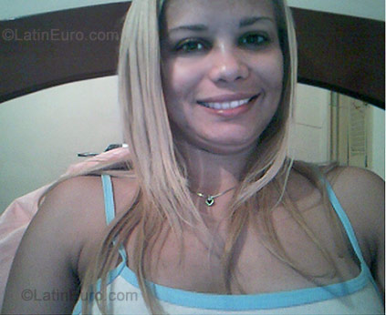 Date this tall Brazil girl Kelly from Sao Paulo B-161