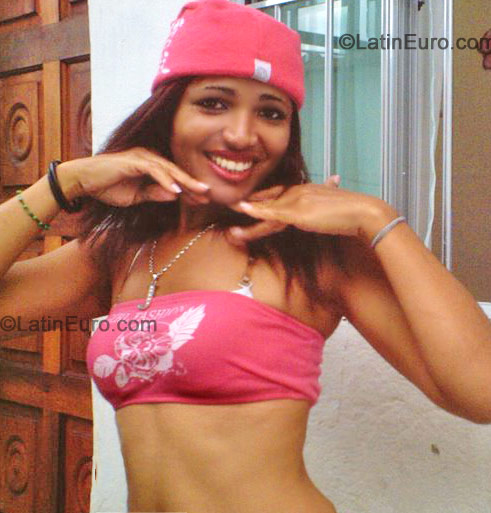 Date this gorgeous Brazil girl Suelem from Santos B-165