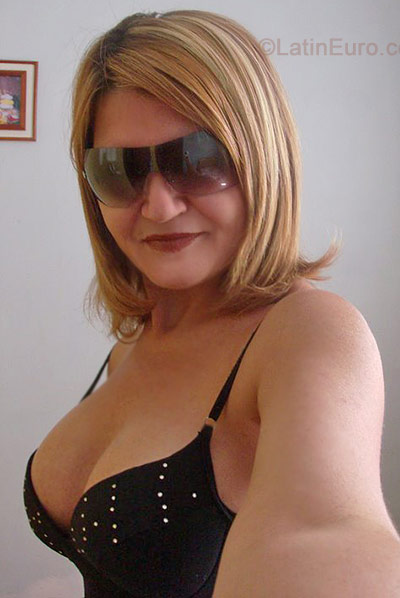 Date this tall Brazil girl Divina from Vila Velha BR4044