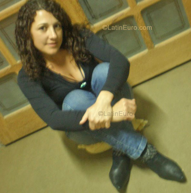 Date this nice looking Brazil girl Rosimeri from Tubaraoa BR4046