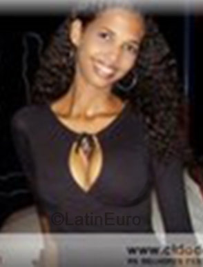 Date this lovely Brazil girl Viviane from Cuiaba B-232