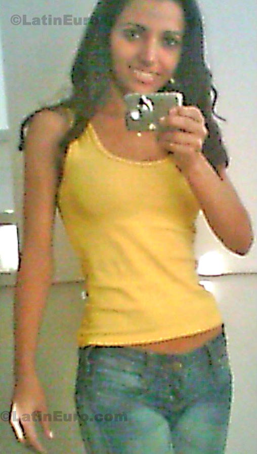 Date this beautiful Brazil girl Junia from Sao Paulo B-48