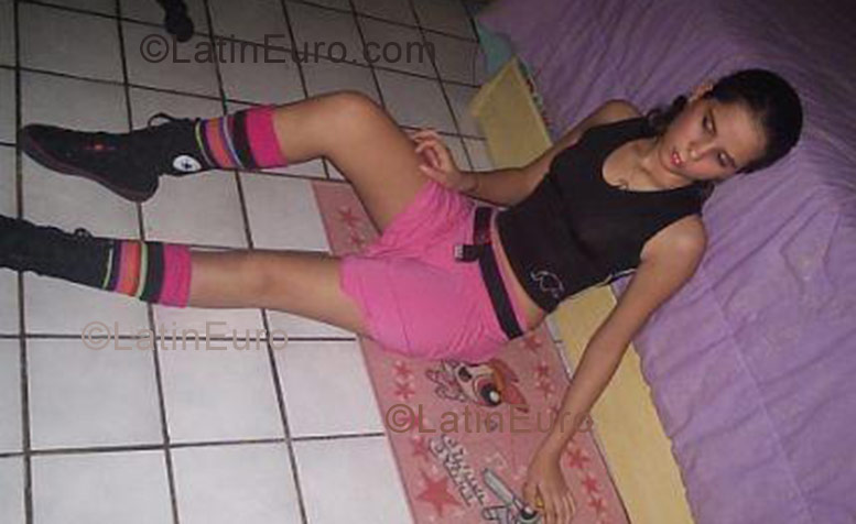 Date this voluptuous Brazil girl Dandara from Teresina B1003