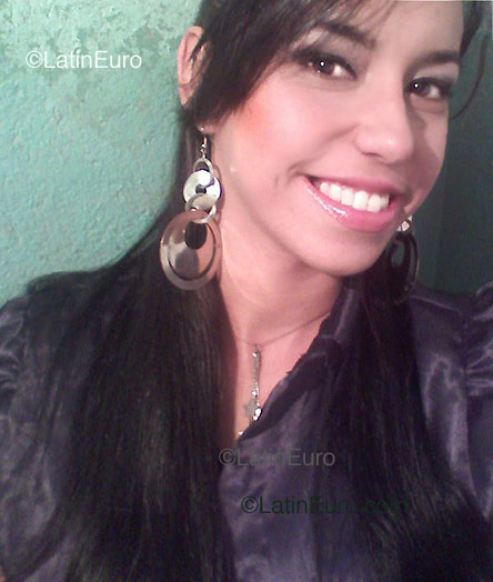 Date this georgeous Brazil girl Jessika from Lajedo B1049