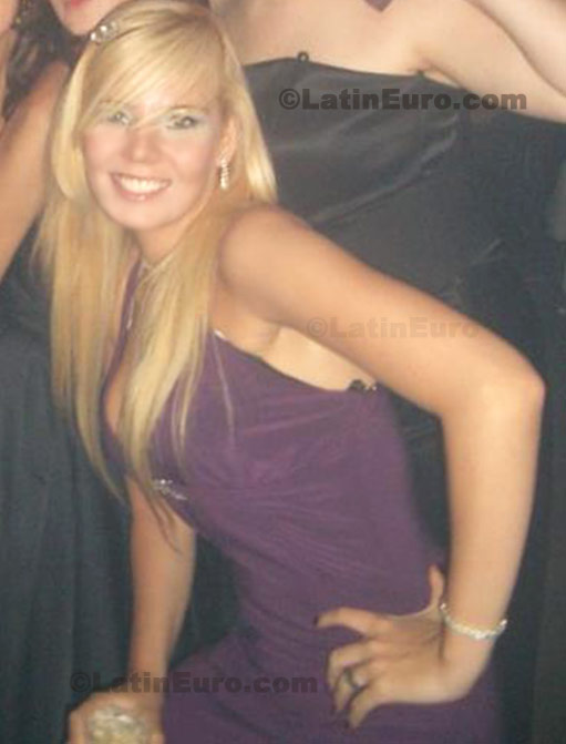 Date this sensual Brazil girl Helouise Alvo from Praia Grande B106