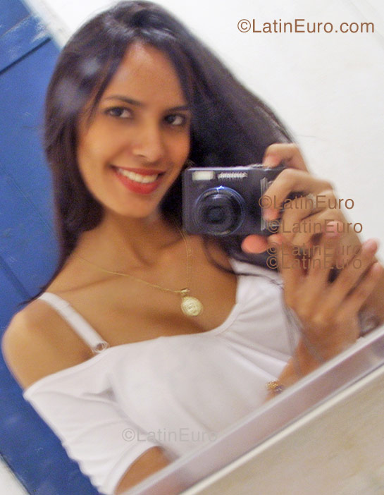 Date this stunning Brazil girl Barbara from Aracaju B1130