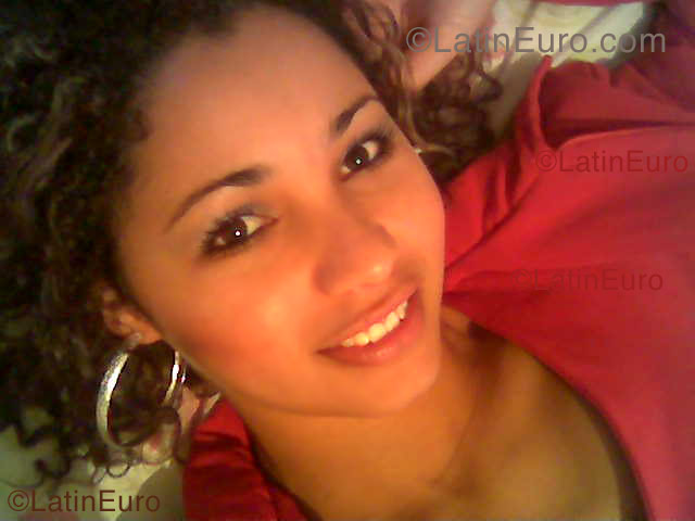 Date this cute Brazil girl Estrelah from Porto Aegre B1149