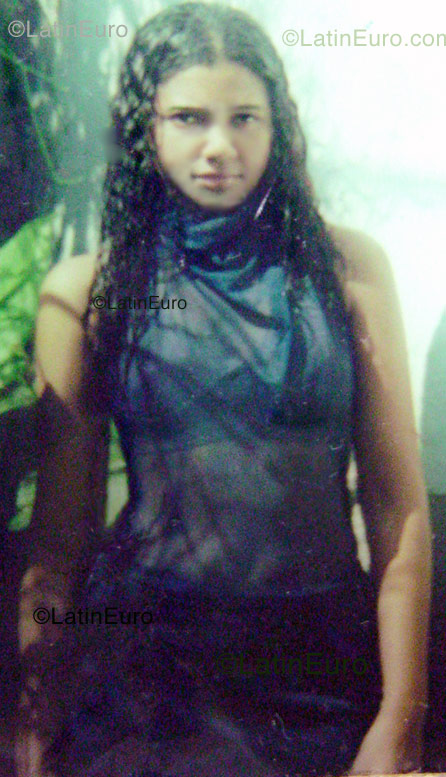 Date this exotic Brazil girl Francinete from Teresina B1201