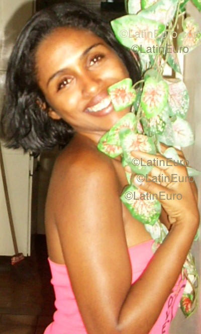 Date this stunning Brazil girl Adrina from Rio de Janeiro B1205