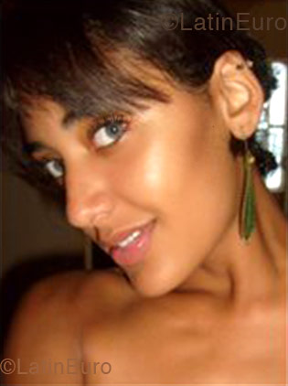 Date this voluptuous Brazil girl Rafaela from Joao Pessoa B1264