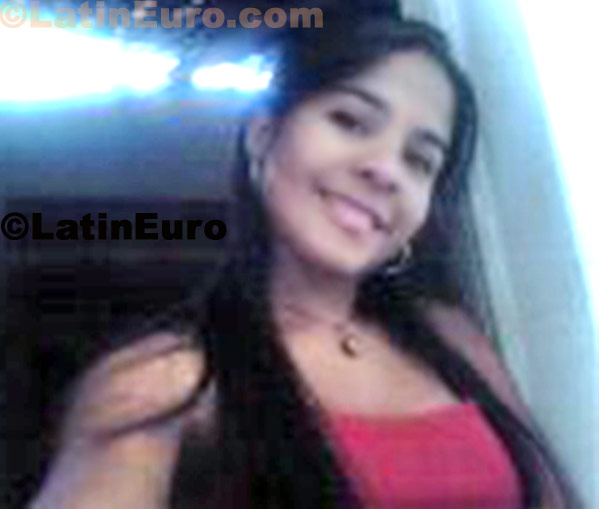 Date this sultry Brazil girl Renata from Aracaju B135