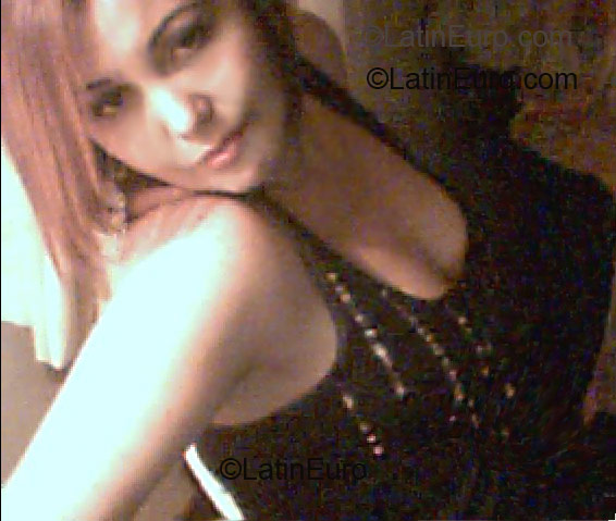 Date this passionate Brazil girl Daniella from Santos B1431