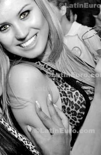 Date this exotic Brazil girl Evelin from Curitiba B151