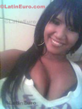 Date this sensual Brazil girl Francislene from Petrolina B17